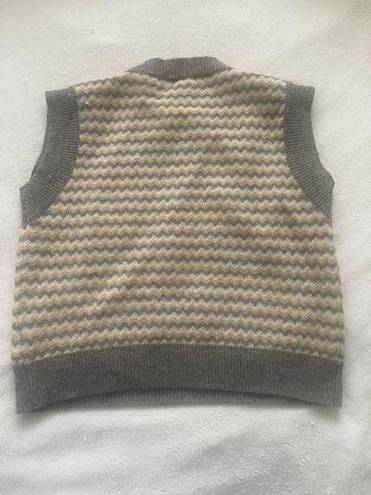 Debut Sweater Vest