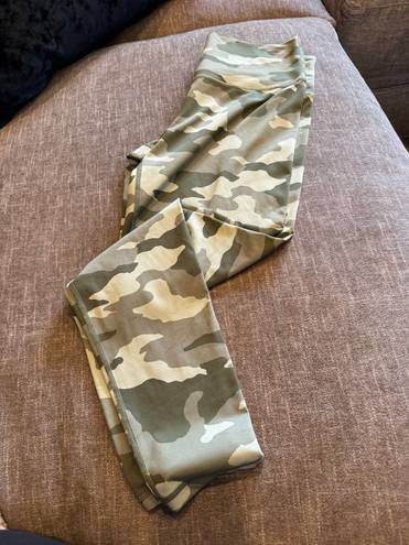 Aerie Chill Camo Green Leggings