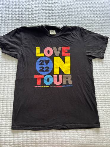 Harry Styles love on tour shirt size medium