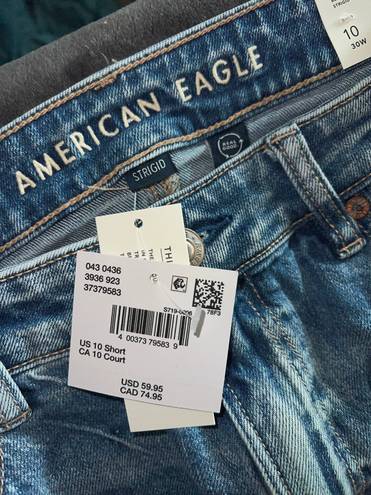 American Eagle Strigid Ripped Mom Jean