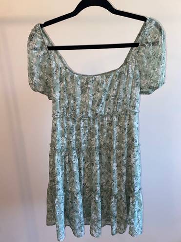 Sage Green Flowy Floral Dress, size M Size M