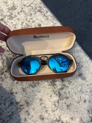 illesteva Milan Sunglasses