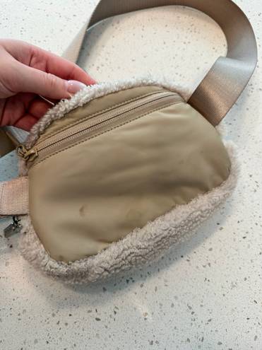 Lululemon Everywhere Fleece Belt Bag