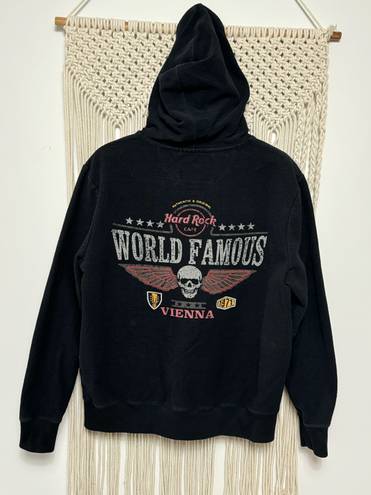 Hard Rock Cafe Vintage  World famous Vienna Anti-established embroidered Zip hoodie jacket  Size X-