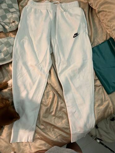 Nike Sweatpants White