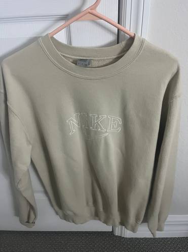 Nike Embroidered Crew Neck