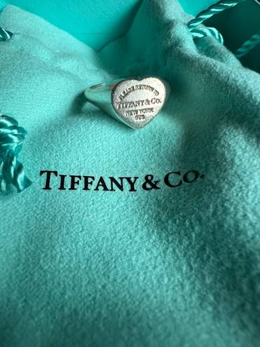 Tiffany & Co. Return To Tiffany Heart Signet Ring