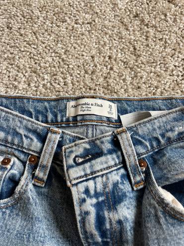 Abercrombie & Fitch High Rise Mom Jeans