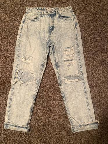 Distressed Mom Jeans Multiple Size 8