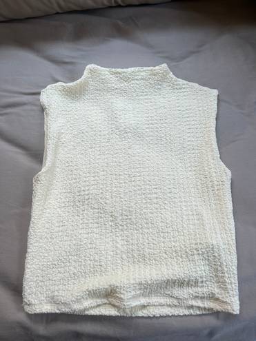 Abercrombie & Fitch Sleeveless Blouse