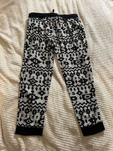 Wet Seal XL Jrs  Tribal Black And White Drawstring Relaxed Pant