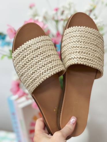 Soda Raffia Band Woven Sandal