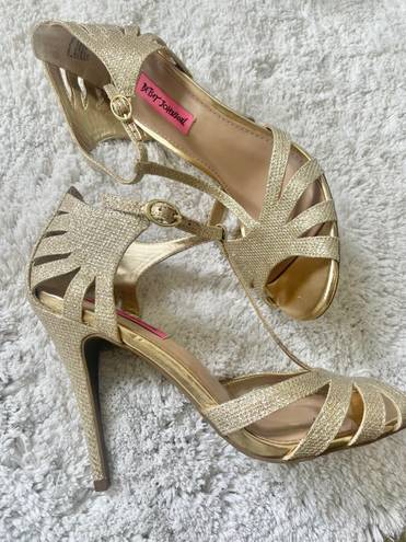 Betsey Johnson Tiara Glitter Champagne Strappy Heel Size 9 K256