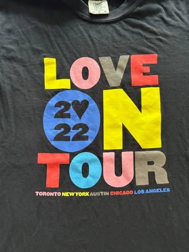 Harry Styles love on tour shirt size medium