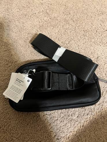 Lululemon Everywhere Belt Bag