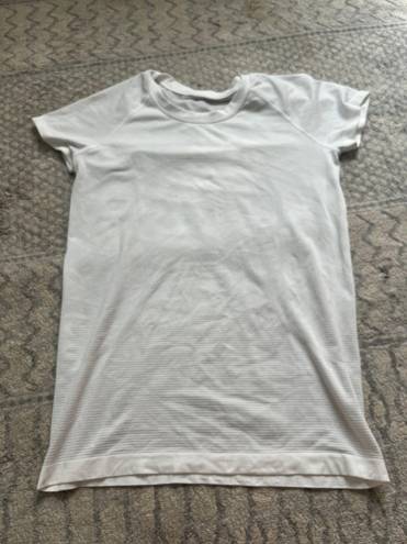 Lululemon Swiftly Tech Short Sleeve 2.0