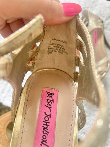 Betsey Johnson Tiara Glitter Champagne Strappy Heel Size 9 K256