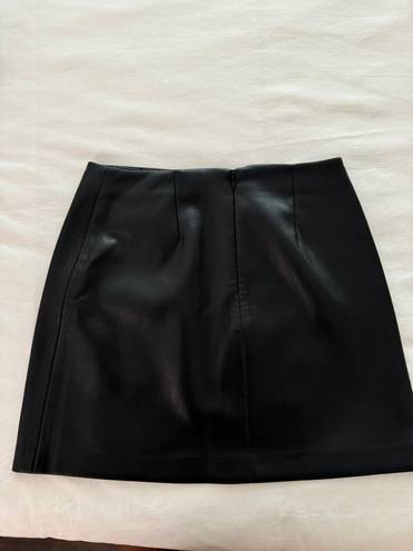 Aritzia Sunday Best Faux Leather Skirt