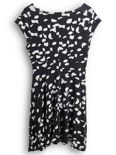 New York And Company  Black White Leaf Print Polka Dot Short Sleeve Mini Dress