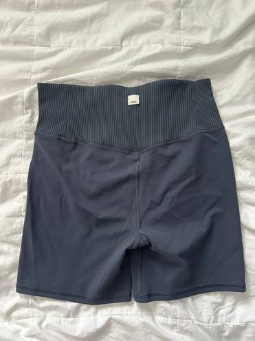 Vuori Shorts