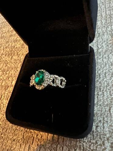 Gorgeous Stainless Steel Silver and Faux Emerald Ring Size 8