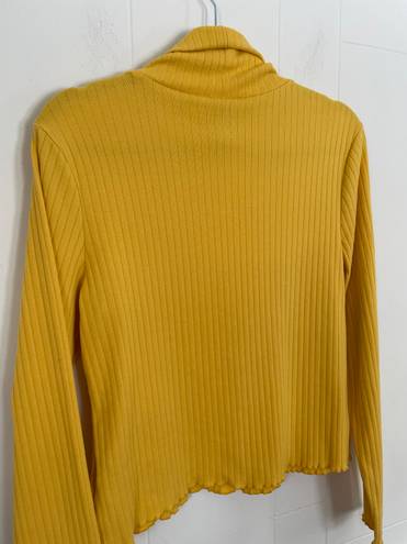 Wild Fable turtleneck top crop length mustard yellow 