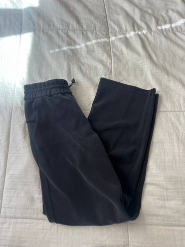 Lululemon size 4 soft tree  pants