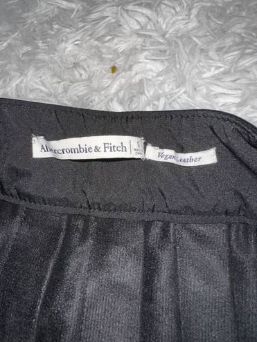 Abercrombie & Fitch  Women’s Pleated Black Mini Skirt Size Small