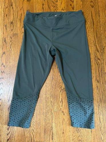 Gaiam Cropped Cut Out Leggings