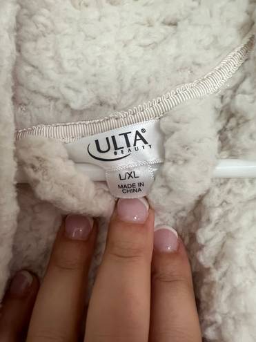 Ulta Robe Size L