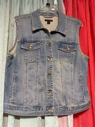 Tommy Hilfiger  denim vest size large like new