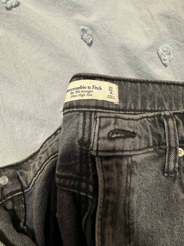 Abercrombie & Fitch Ultra High Rise 90’s Straight Jean
