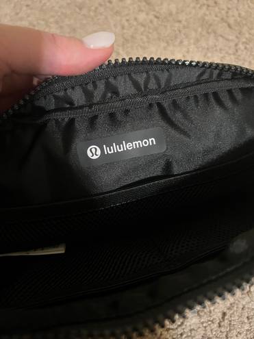 Lululemon Everywhere Belt Bag