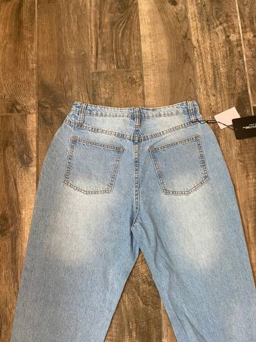 Pretty Little Thing  Distressed High Rise Straight Leg Jeans