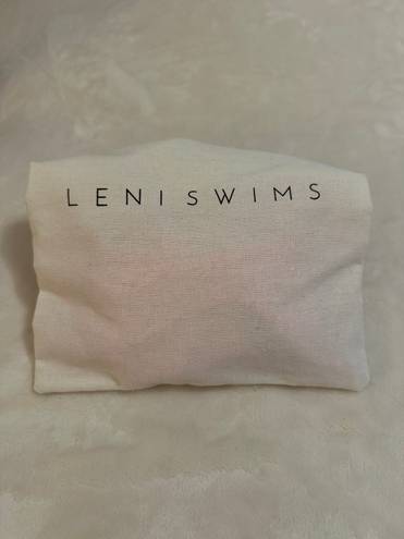 Leni swims Staple Bottom And Swim Crop -Ava