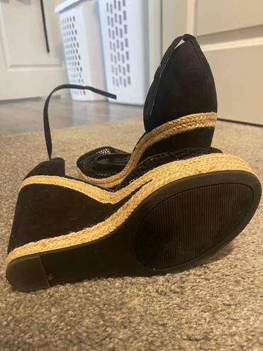 Elle Black Wedges