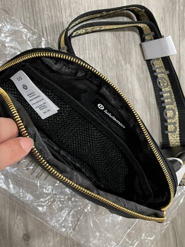 Lululemon Everywhere Belt Bag