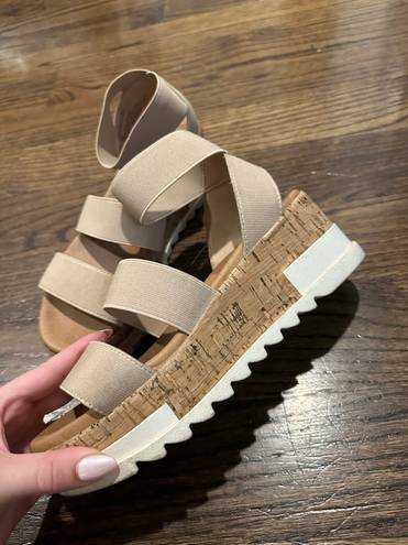 Steve Madden Tan Platform Sandals