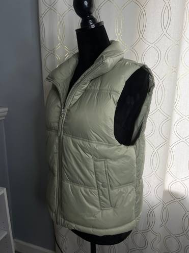 American Eagle Outfitters Puffer Vest