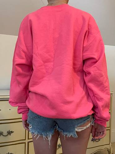 Gildan pink crewneck