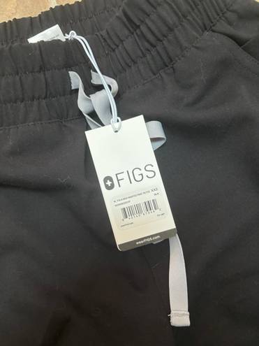 FIGS Scrubs Set