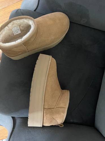 UGG Platform Mini s