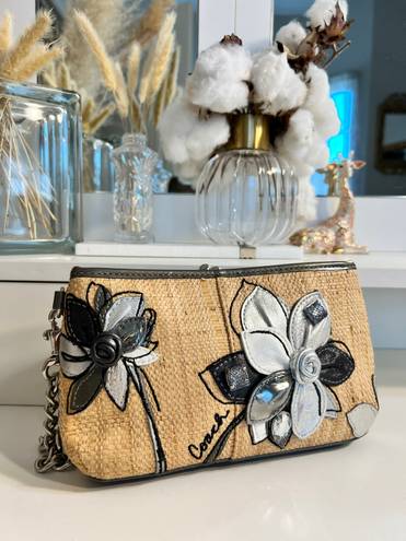 Coach Straw Leather Wristlet Floral Kiss Lock Unique and Rare Special Edition