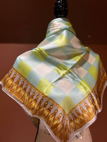 Beautiful Vintage Silk Scarf. Green