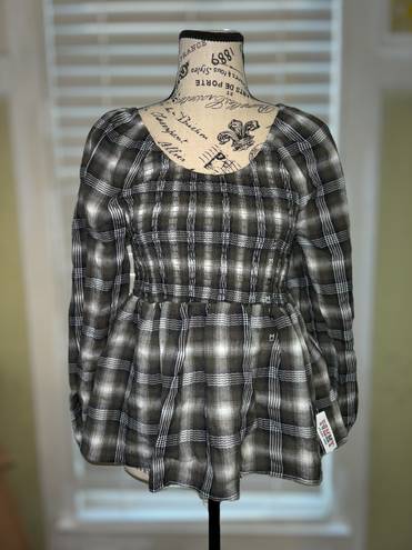 Tommy Hilfiger Tommy Jeans Womens Size Medium Plaid Peplum Smocked Top •Scoop Neck Long Sleeves