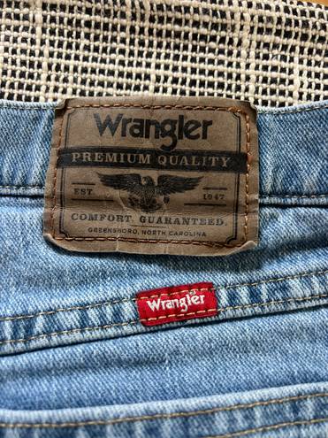 Wrangler Distressed Vintage Shorts