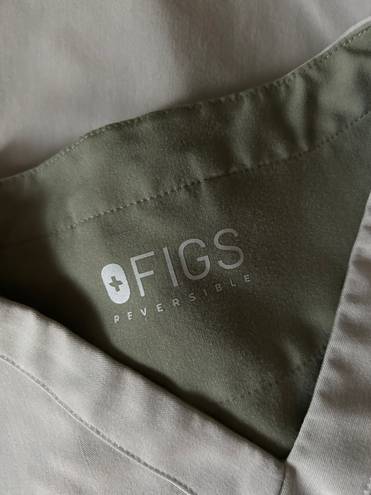 FIGS Scrubs Set