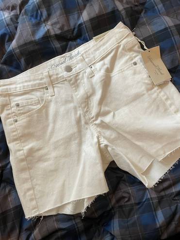 Universal Threads Boyfriend White Distressed Jeans