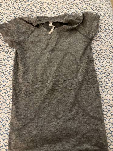 Lululemon Swiftly Tech Short Sleeve Size 6