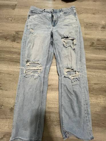 American Eagle Mom Straight Leg Jeans Ripped